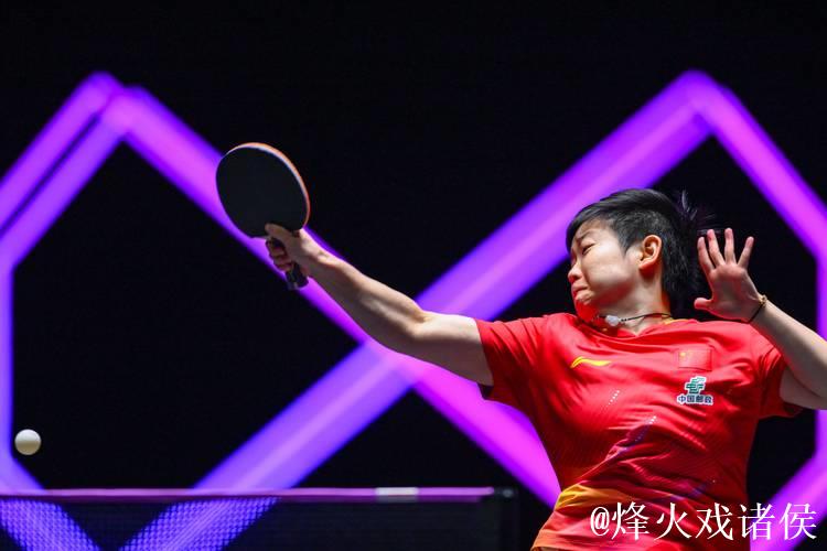 WTT总决赛：孙颖莎因伤退赛，蒯曼挺进女单决赛