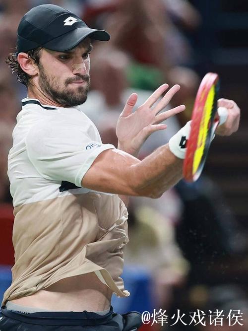 瓦舍罗2-1逆转林德克内希 首次问鼎上海大师赛冠军 瓦舍罗2-1逆转林德克内希 首次问鼎上海大师赛冠军