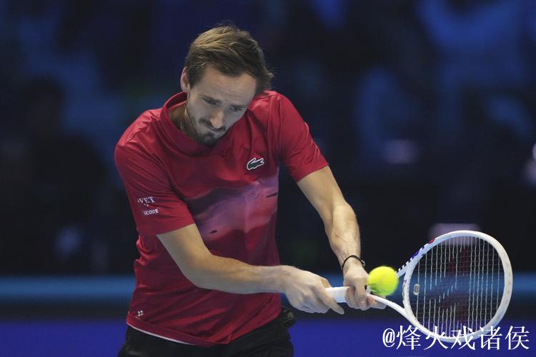 梅德韦杰夫击败德米纳尔 挺进上海大师赛半决赛 梅德韦杰夫击败德米纳尔 挺进上海大师赛半决赛